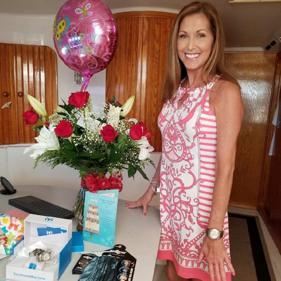 Meet your Posher, Lindsey - Picture 2 of 3